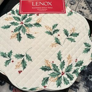 Lenox Scattered Holly Toile 15” Reversible Quilted Placemats